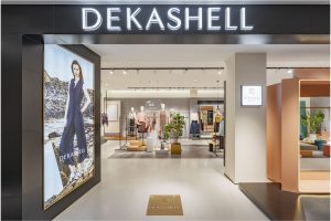 深圳市龍華區(qū)民治現(xiàn)代dekashell 女裝店鋪裝修設(shè)計門廳