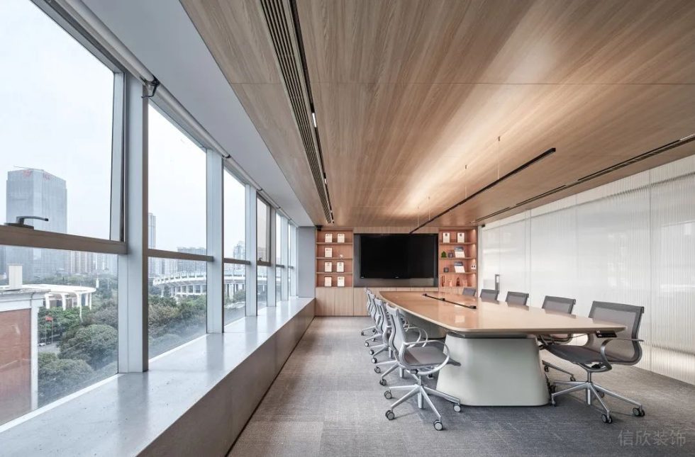 深圳寶安萬庭大廈2000平方米現(xiàn)代主義簡約風(fēng)辦公室裝修案例會議室
