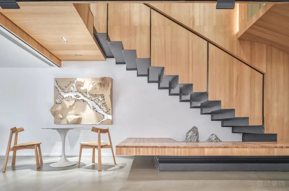 深圳寶安萬庭大廈2000平方米現(xiàn)代主義簡約風(fēng)辦公室裝修案例樓梯間藝術(shù)景觀