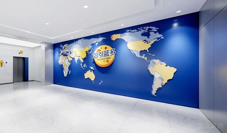 深圳龍崗寶能科技園3000平方米藍白黃色調簡約風辦公室裝修案例前廳企業(yè)文化展示墻