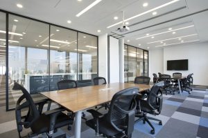 深圳龍華融創(chuàng)智匯大廈2600平方米簡約主義時尚風辦公室裝修案例會議室