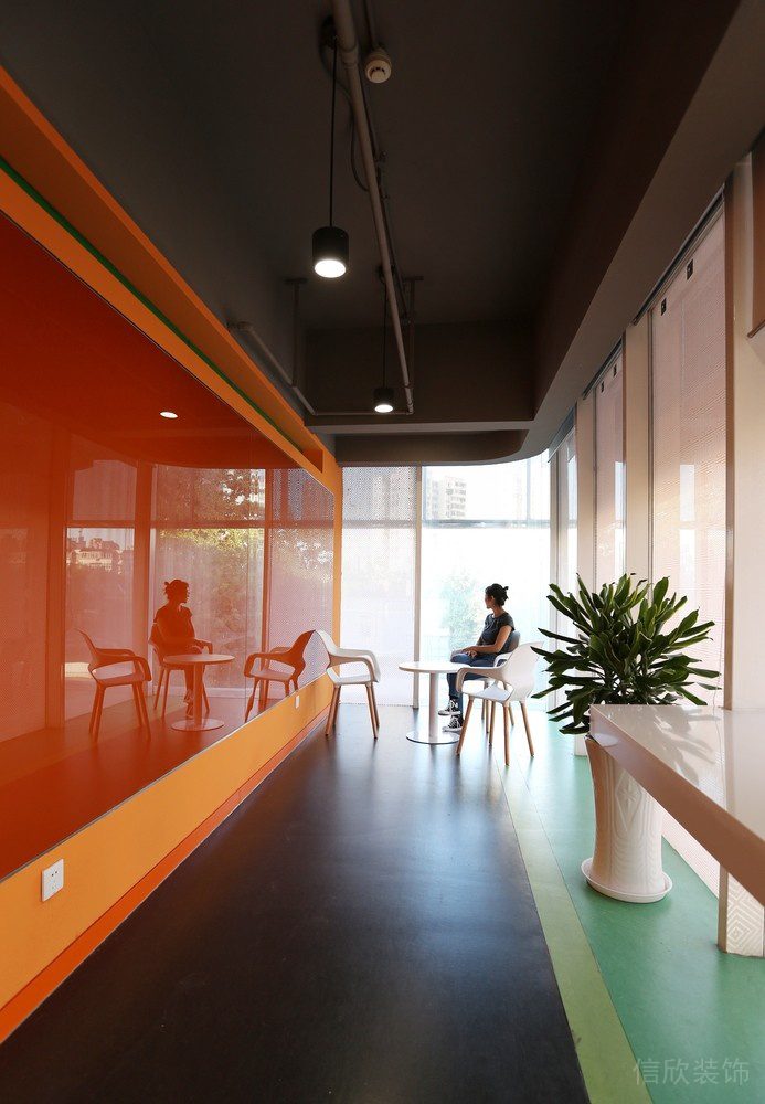 深圳南山凱達爾集團中心大廈2800平方米工業主義科幻風辦公室裝修案例洽談區 深圳南山凱達爾集團中心大廈2800平方米工業主義科幻風辦公室裝修案例洽談區