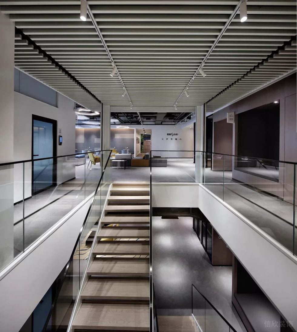 深圳南山天瓏大廈3000平方米簡(jiǎn)約主義自然風(fēng)辦公室裝修案例樓梯間
