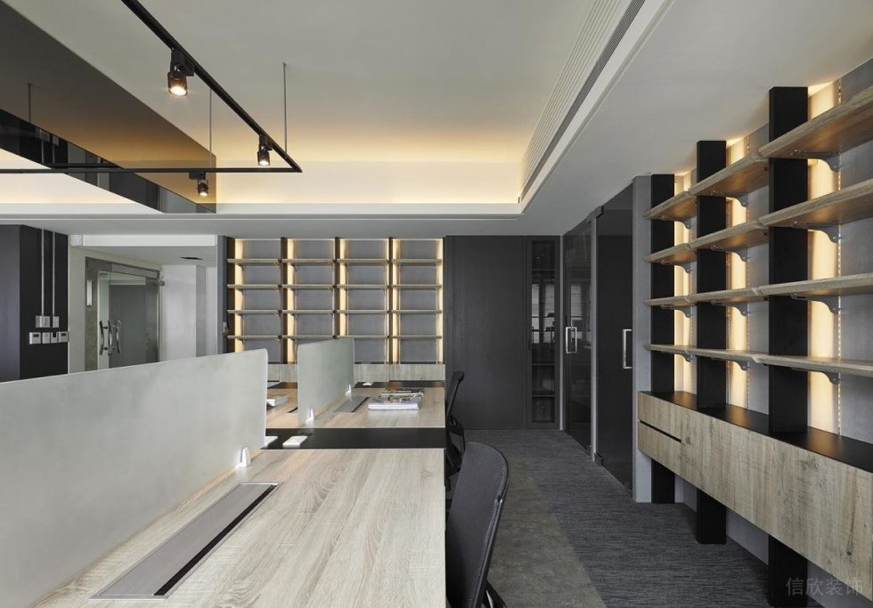 深圳龍崗福民達(dá)科創(chuàng)中心黑白灰極簡風(fēng)設(shè)計(jì)理念辦公室裝修案例辦公區(qū)展示置物架