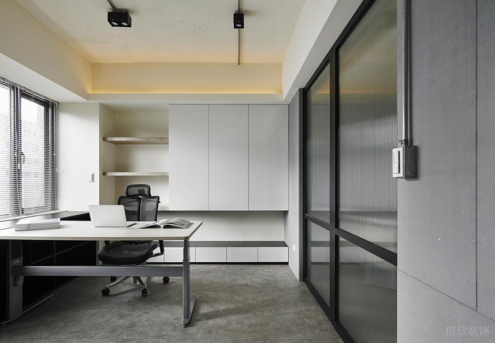 深圳龍崗福民達(dá)科創(chuàng)中心黑白灰極簡風(fēng)設(shè)計(jì)理念辦公室裝修案例經(jīng)理辦公室