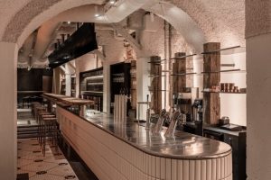 深圳羅湖區(qū)輕工業(yè)風格餐廳白色吧臺裝修設計