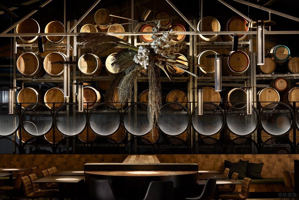 深圳南山黑金高雅酒吧背景墻設(shè)計(jì)裝修