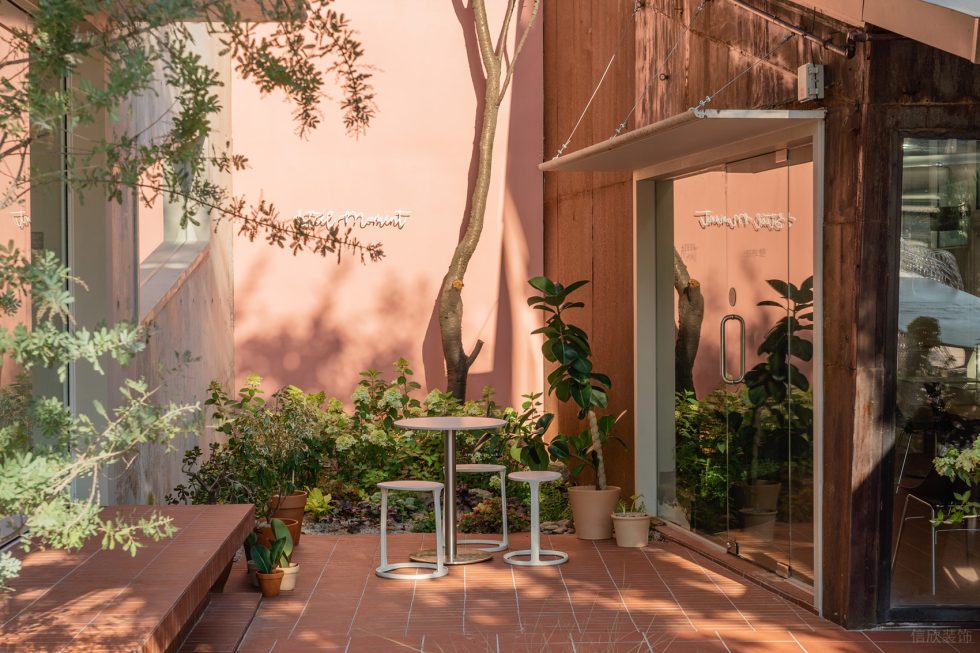 深圳南山區(qū)極簡風(fēng)咖啡廳外擺區(qū)設(shè)計(jì)裝修