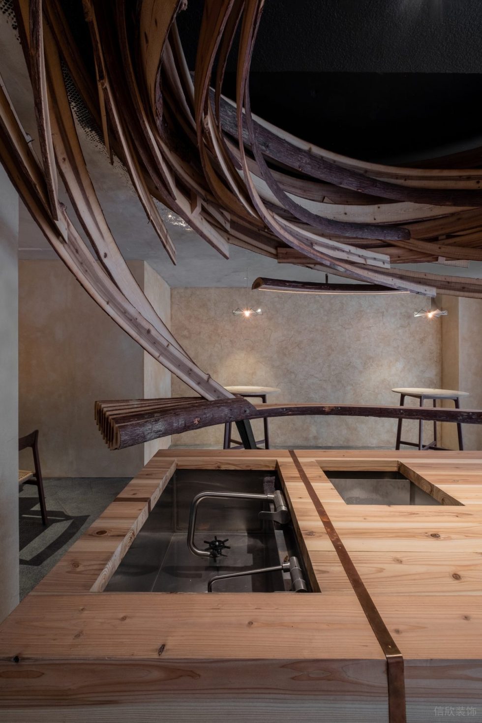 深圳南山區(qū)原木風(fēng)餐廳島臺設(shè)計(jì)裝修