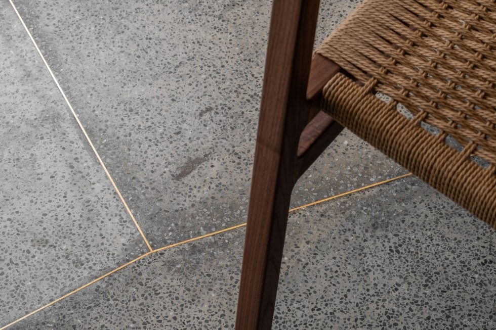 深圳南山區(qū)原木風(fēng)餐廳地面細(xì)節(jié)設(shè)計(jì)裝修