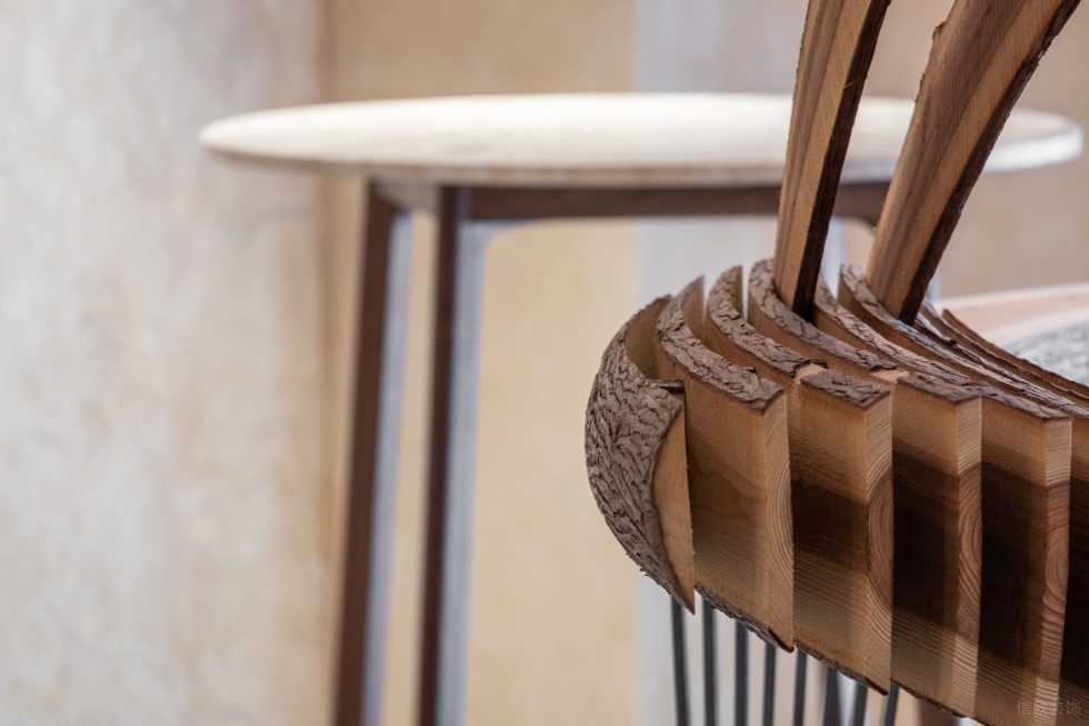 深圳南山區(qū)原木風(fēng)餐廳木質(zhì)肌理細(xì)節(jié)設(shè)計(jì)裝修