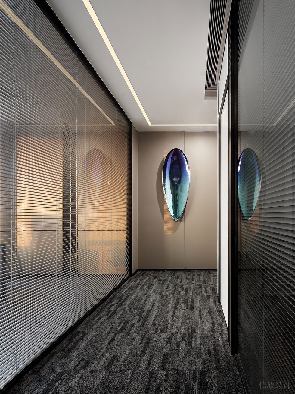 深圳南山中心區(qū)天利中央廣場(chǎng)現(xiàn)代極簡(jiǎn)風(fēng)辦公室裝修工程 過(guò)道