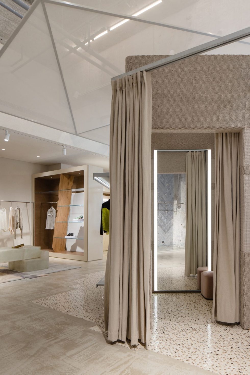 現代風服裝店旗艦店裝修設計-絨布藝試衣間 現代風服裝店旗艦店裝修設計-絨布藝試衣間