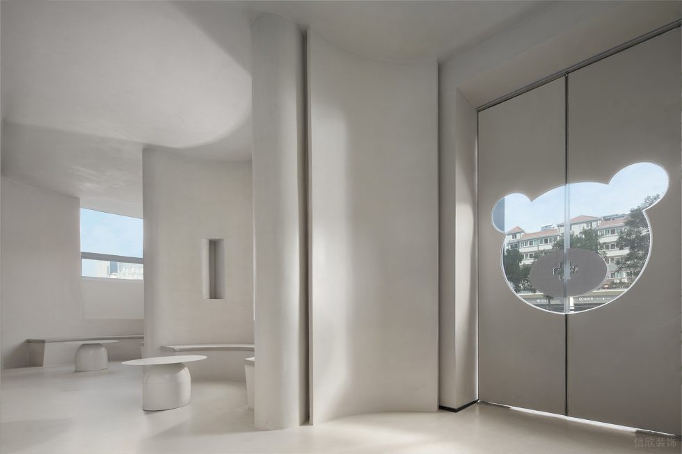 深圳市福田區(qū)車公廟現(xiàn)代風(fēng)abear Beauty愛小熊醫(yī)療美容裝修設(shè)計(jì)效果圖-白色卡通造型入戶門 深圳市福田區(qū)車公廟現(xiàn)代風(fēng)abear Beauty愛小熊醫(yī)療美容裝修設(shè)計(jì)效果圖-白色卡通造型入戶門