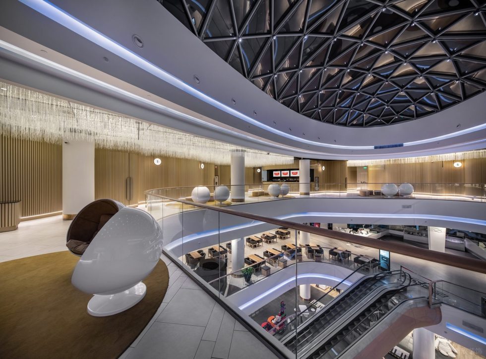 大型商場裝修中間高空弧形欄桿