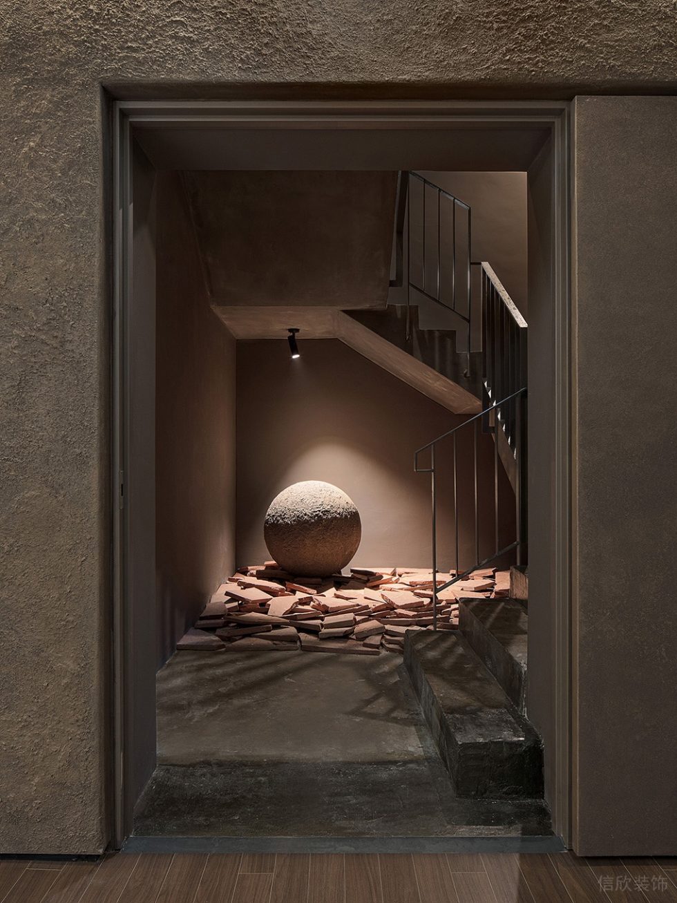 深圳市羅湖區(qū)東門現(xiàn)代風(fēng)香薰店裝修設(shè)計實景效果圖-入戶門廳