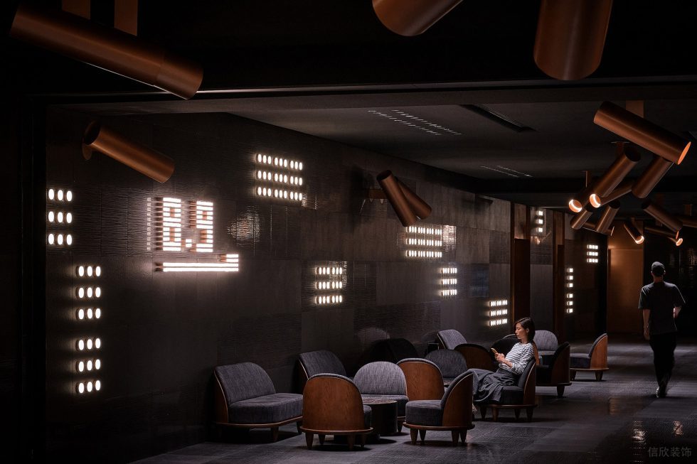 深圳市羅湖區(qū)洪湖現(xiàn)代風(fēng)金逸影城裝修設(shè)計(jì)實(shí)景效果圖-灰色沙發(fā)卡座休息區(qū) 深圳市羅湖區(qū)洪湖現(xiàn)代風(fēng)金逸影城裝修設(shè)計(jì)實(shí)景效果圖-灰色沙發(fā)卡座休息區(qū)