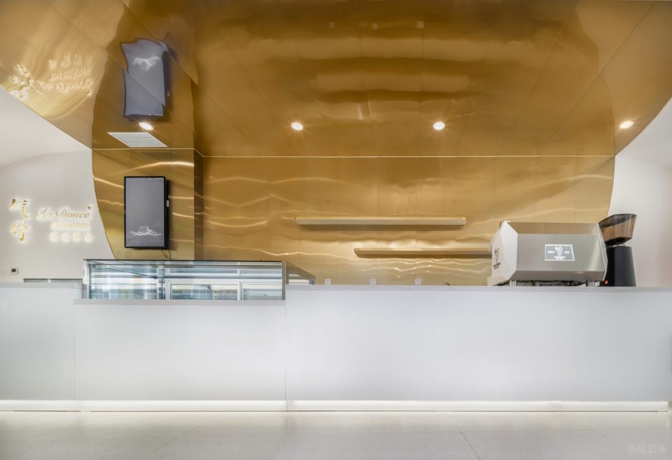 深圳市南山區(qū)科技園現(xiàn)代風(fēng)烘培體驗(yàn)店裝修設(shè)計(jì)效果圖-入口收銀區(qū)