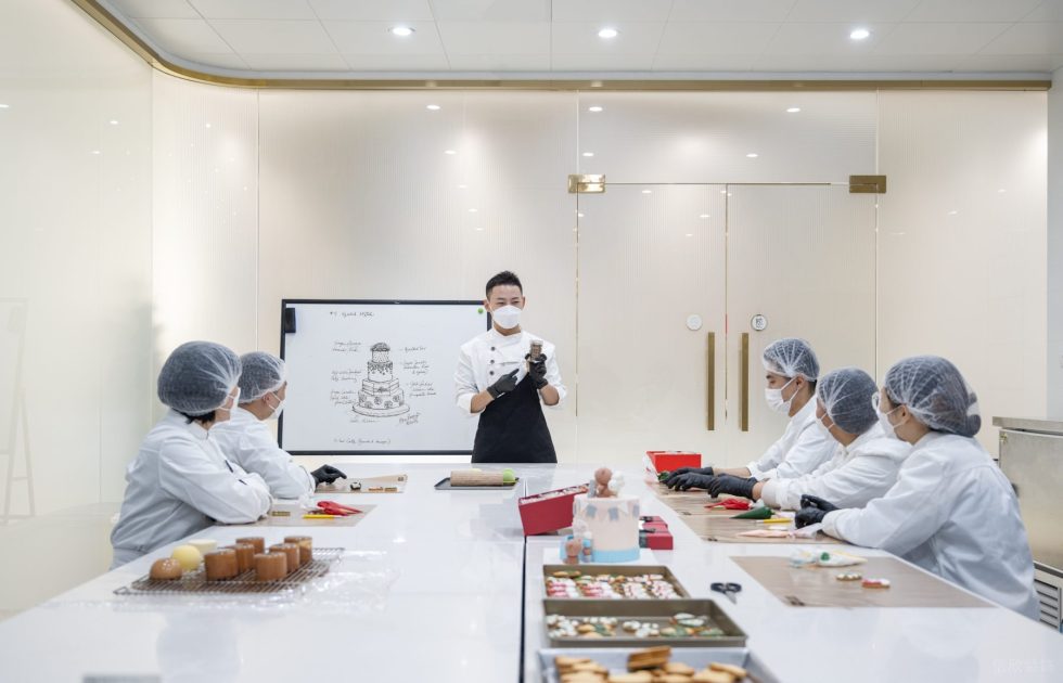 深圳市南山區(qū)科技園現(xiàn)代風(fēng)烘培體驗(yàn)店裝修設(shè)計(jì)效果圖-烘焙區(qū)域