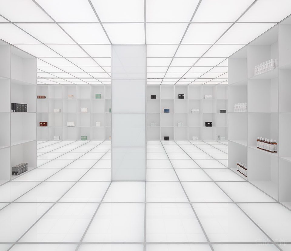 深圳市南山區南頭工業風化妝品店裝修設計實景圖-白色展區 深圳市南山區南頭工業風化妝品店裝修設計實景圖-白色展區