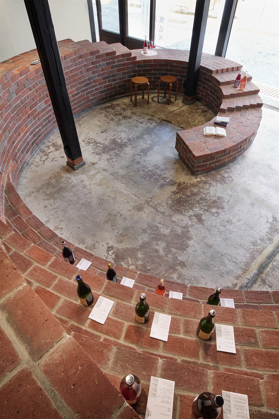 深圳市南山區(qū)前海復(fù)古風(fēng)日式清酒釀造直銷店裝修設(shè)計(jì)-產(chǎn)品展示二