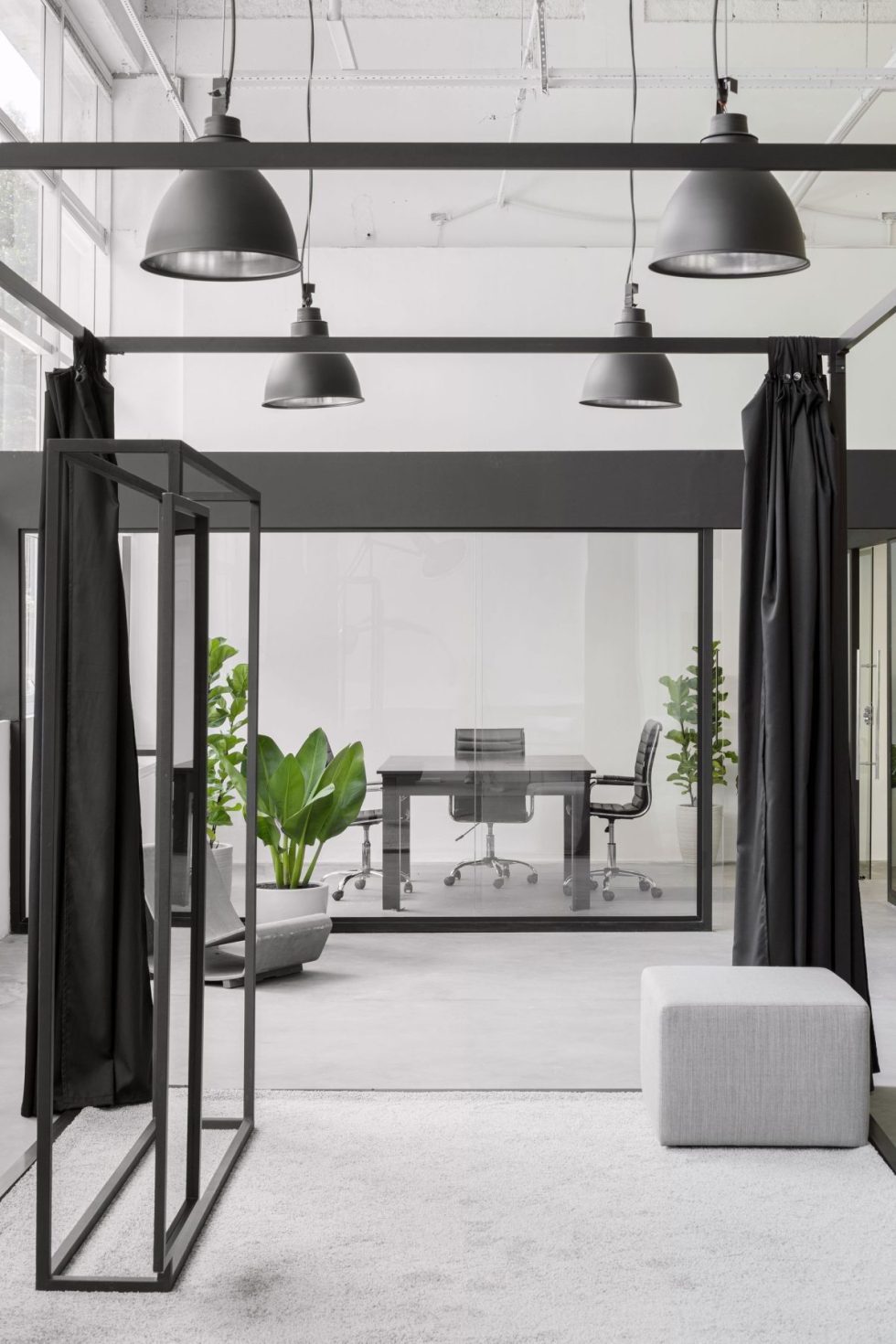 深圳市南山區(qū)西麗tcl國際e城公司簡約工業(yè)風(fēng)辦公室裝修方案 辦公室