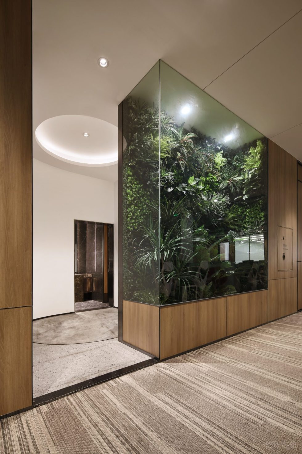 萬(wàn)科濱海云中心現(xiàn)代混搭風(fēng)辦公室裝修案例 綠植玄關(guān)隔斷