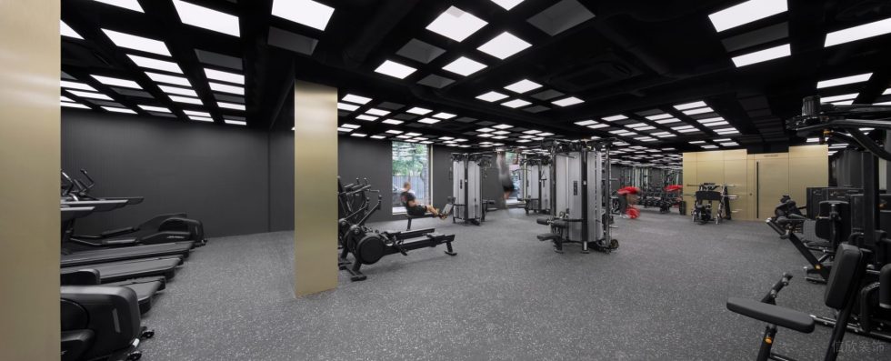 高端時(shí)尚健身房裝修設(shè)計(jì) 跑步機(jī)及劃船機(jī)區(qū)