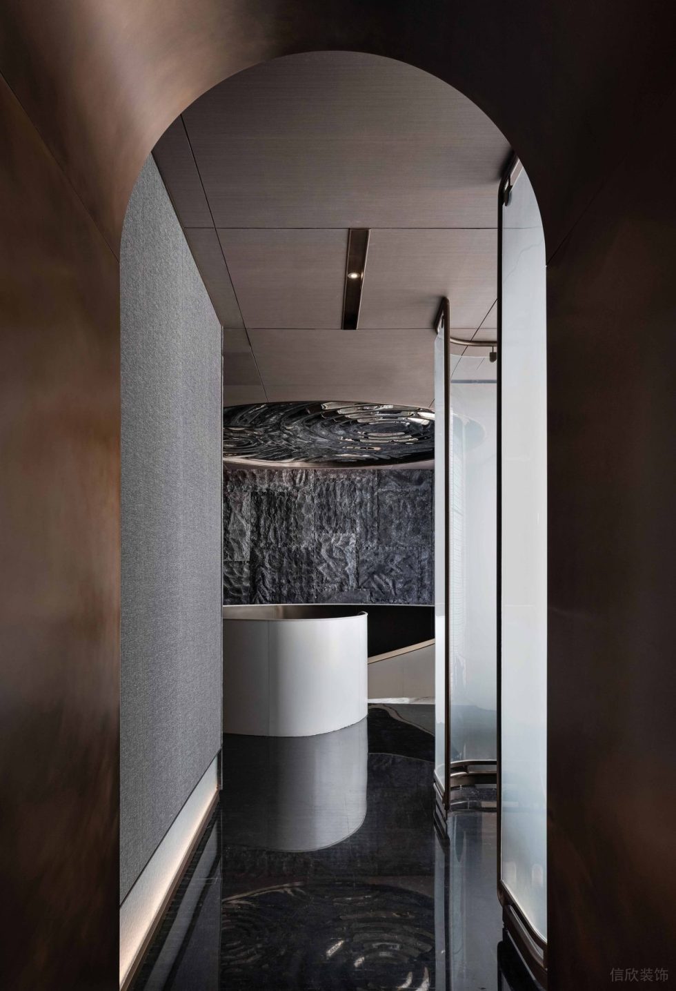 高級奢華餐廳多元化門洞裝修設(shè)計