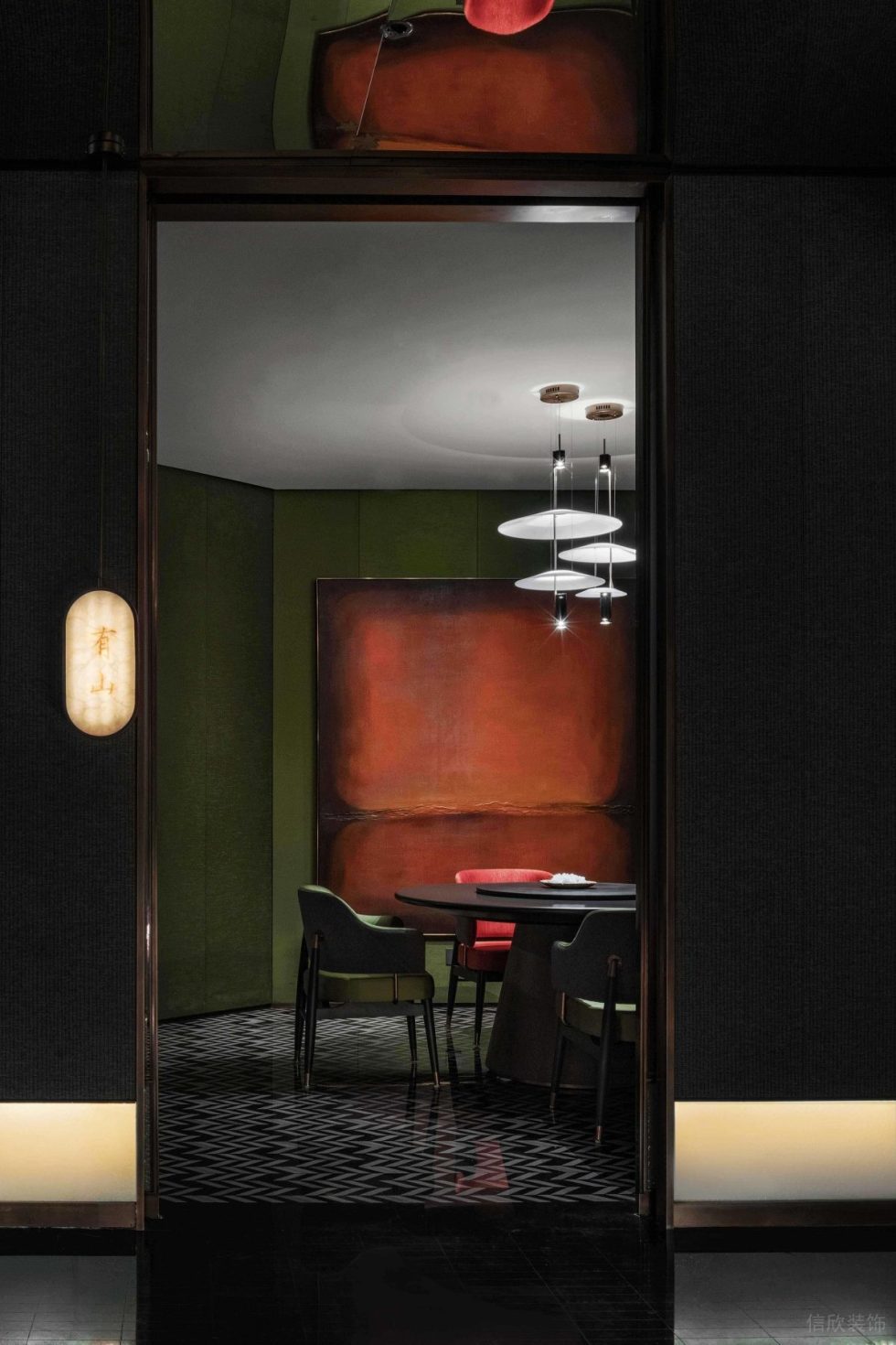 高級(jí)奢華餐廳撞色包間裝修設(shè)計(jì)