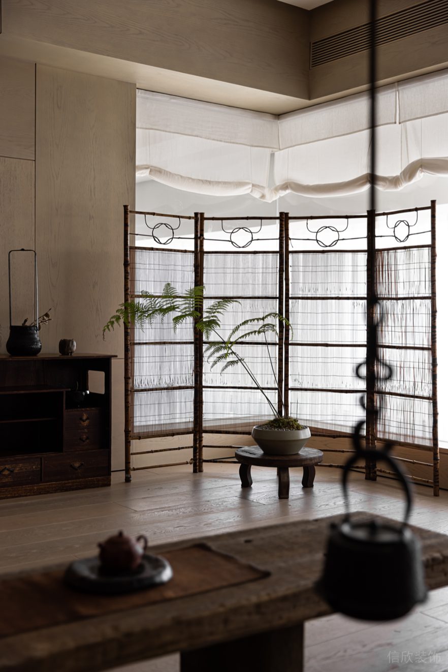 極簡(jiǎn)寧?kù)o風(fēng)辦公室裝修設(shè)計(jì) 茶室中式屏風(fēng)