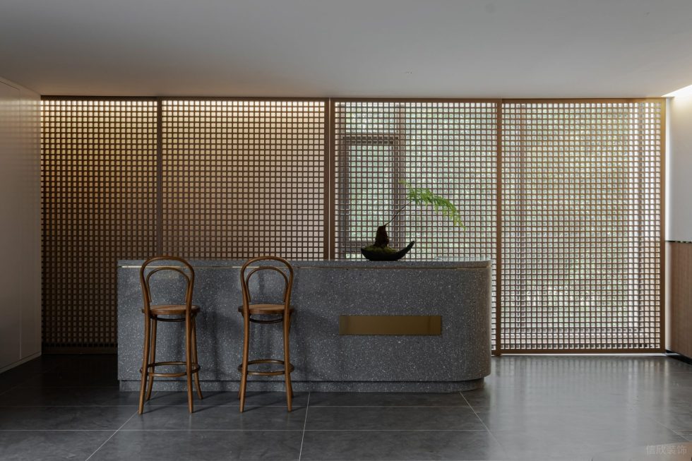 簡約中式風(fēng)中餐廳深灰斑點(diǎn)前臺(tái)裝修設(shè)計(jì)