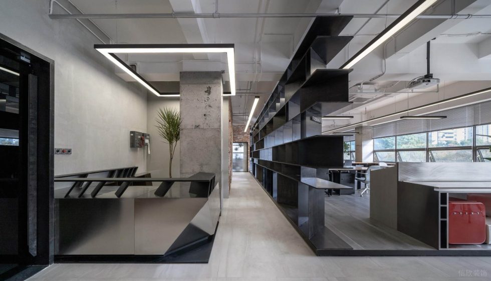 美式工業(yè)風(fēng)辦公室裝修設(shè)計(jì)黑灰色過道 美式工業(yè)風(fēng)辦公室裝修設(shè)計(jì)黑灰色過道