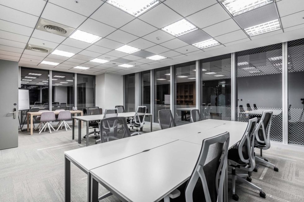 木色簡(jiǎn)約風(fēng)辦公室裝修案例灰白色工作區(qū) 木色簡(jiǎn)約風(fēng)辦公室裝修案例灰白色工作區(qū)