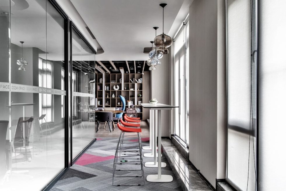 淺色調(diào)科幻現(xiàn)代風(fēng)辦公室裝修設(shè)計(jì)白色吧臺(tái) 淺色調(diào)科幻現(xiàn)代風(fēng)辦公室裝修設(shè)計(jì)白色吧臺(tái)