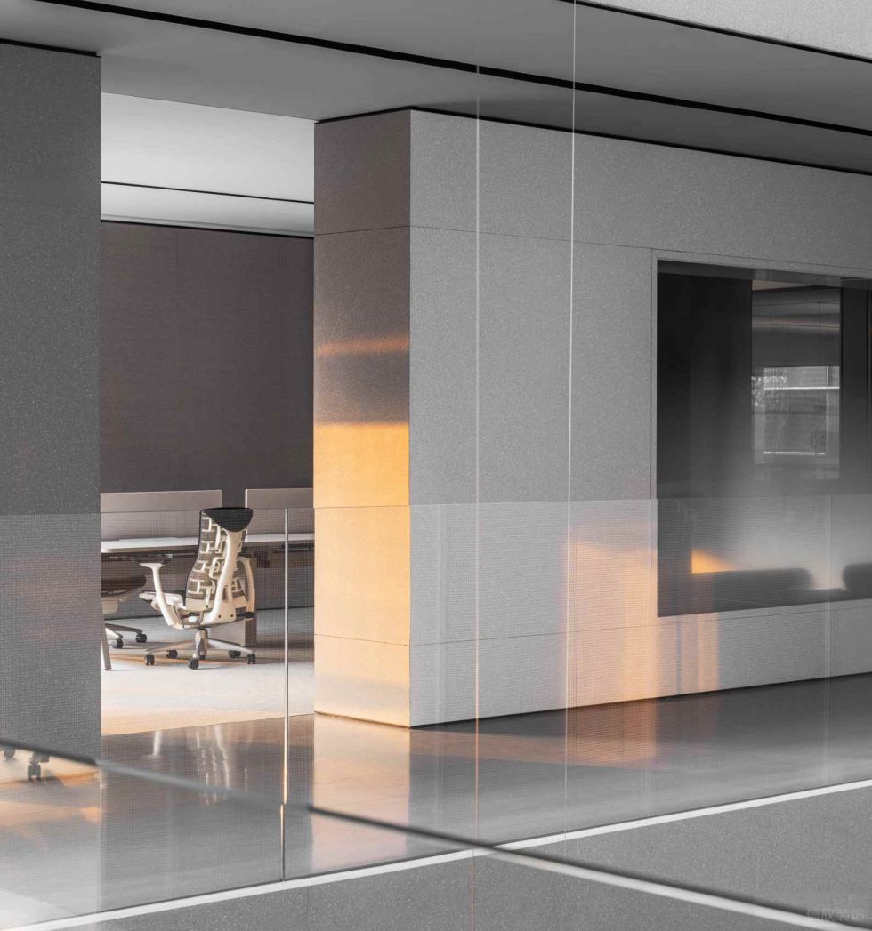 現(xiàn)代簡(jiǎn)約風(fēng)辦公室裝修方案 公共工作區(qū)