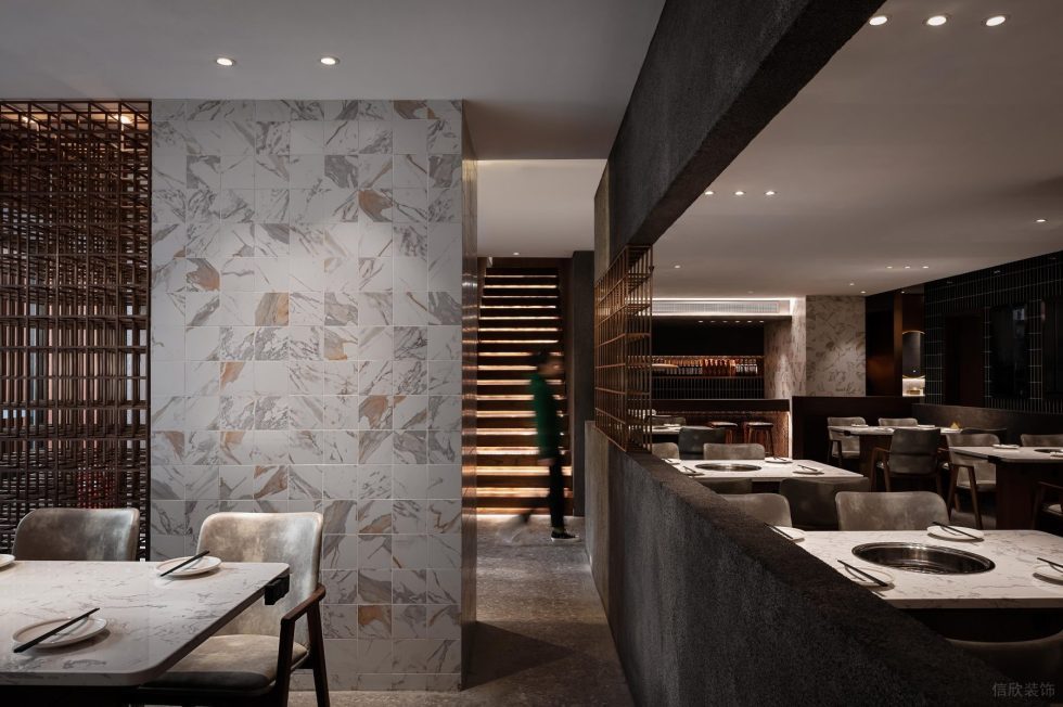 現(xiàn)代輕奢風(fēng)火鍋店黑色圍合墻設(shè)計(jì)示意圖