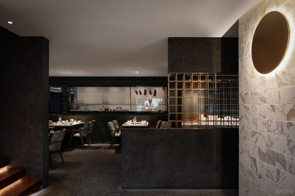 現(xiàn)代輕奢風(fēng)火鍋店透明玻璃廚房效果圖