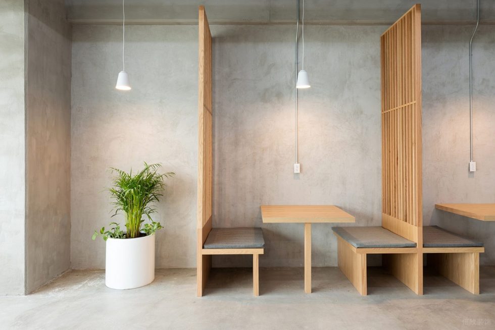 原木工業(yè)風(fēng)辦公室裝修設(shè)計原木色卡座休息區(qū) 原木工業(yè)風(fēng)辦公室裝修設(shè)計原木色卡座休息區(qū)