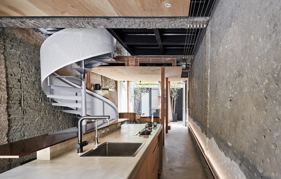 工業風茶室不銹鋼旋轉樓梯設計效果圖