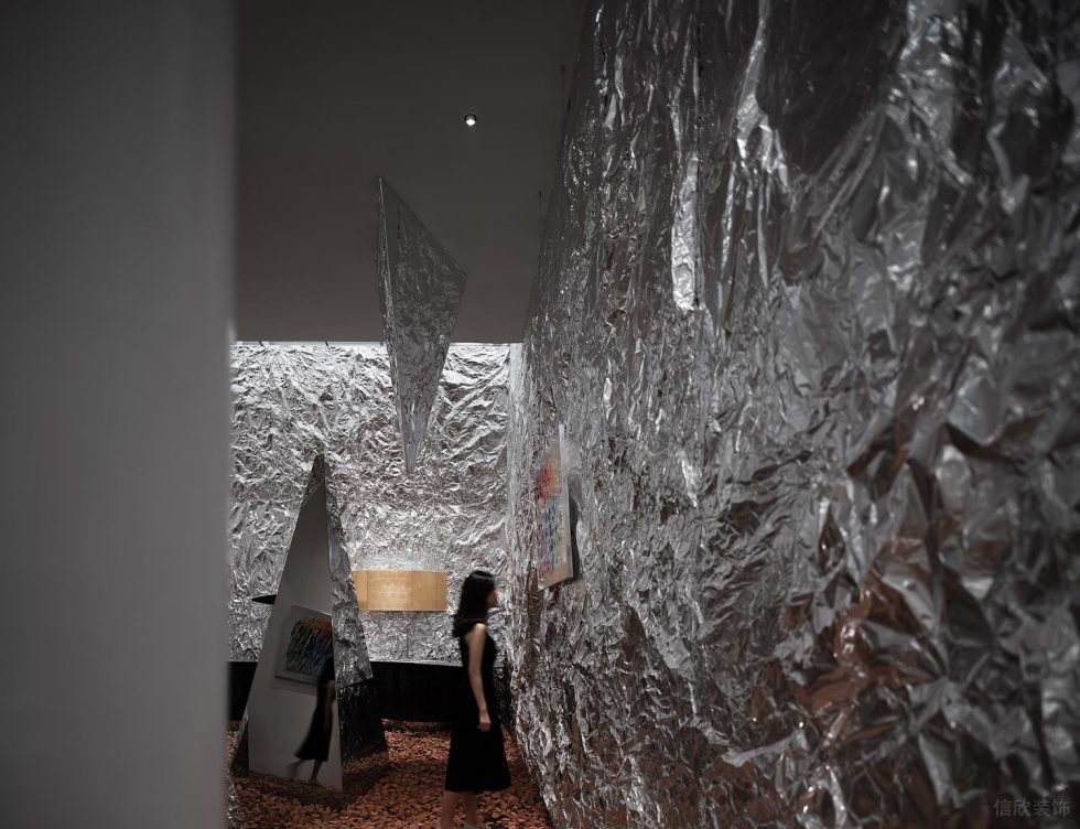 金屬感工業(yè)風(fēng)畫廊裝修設(shè)計(jì)方案 頂面暗藏?zé)魩гO(shè)計(jì)