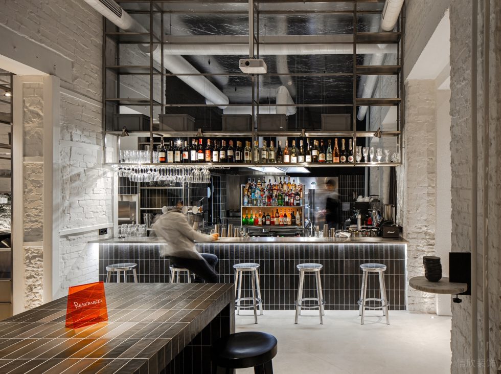 簡(jiǎn)約工業(yè)風(fēng)咖啡廳金屬臺(tái)面配方形黑色磚墻操作臺(tái)設(shè)計(jì)圖