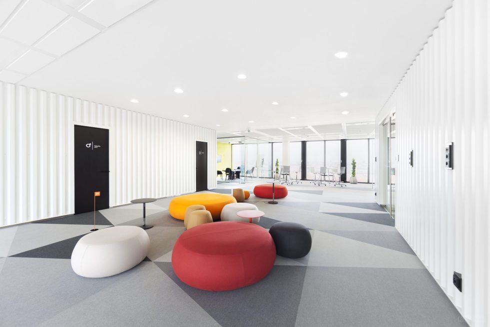 簡(jiǎn)約混搭風(fēng)辦公室裝修設(shè)計(jì)灰白色休息廳 簡(jiǎn)約混搭風(fēng)辦公室裝修設(shè)計(jì)灰白色休息廳