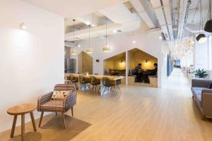 輕工業(yè)風(fēng)格辦公室裝修設(shè)計(jì)淺色木屋造型洽談區(qū)效果圖