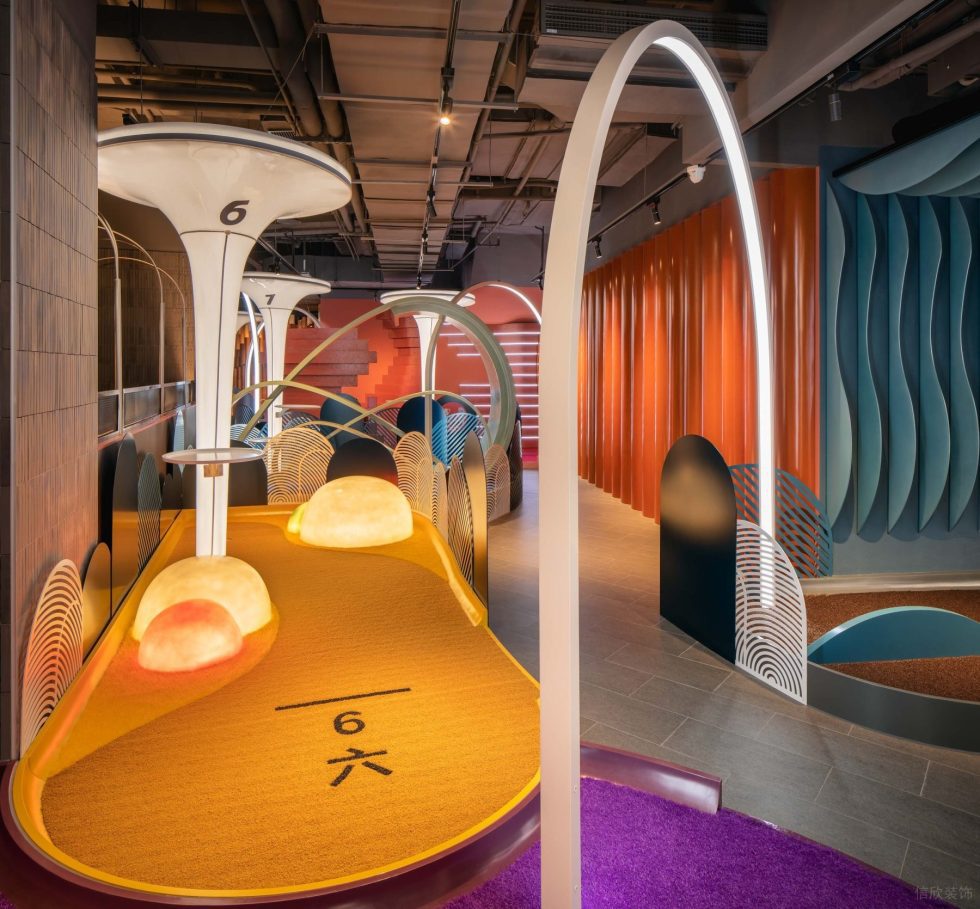 現(xiàn)代輕奢風(fēng)高級(jí)餐廳裝修設(shè)計(jì)奇特異形景觀區(qū)設(shè)計(jì)效果圖