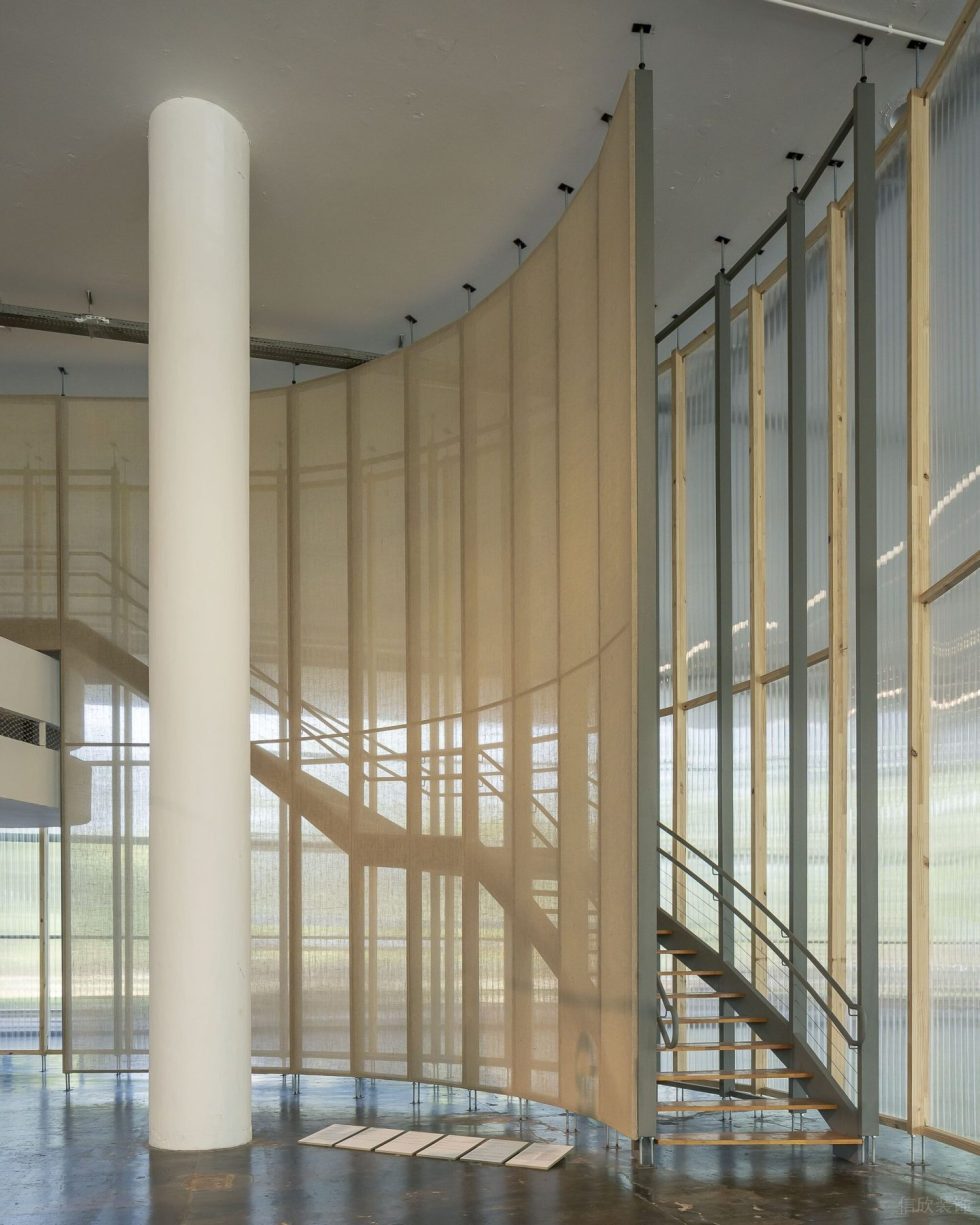 現(xiàn)代藝術建筑項目展廳裝修方案 鏤空造型樓梯