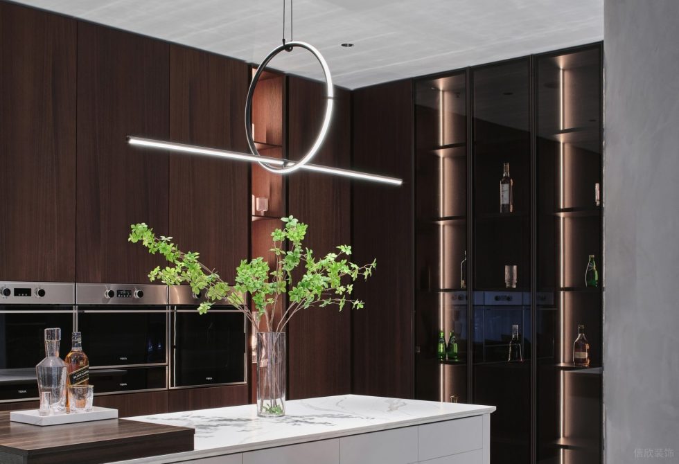 藝術(shù)高定產(chǎn)品展示中心裝修設(shè)計(jì) 定制廚房臺(tái)面及柜子
