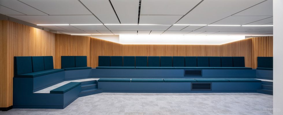 暖色調(diào)簡(jiǎn)約風(fēng)辦公室裝修設(shè)計(jì)暖木色培訓(xùn)室