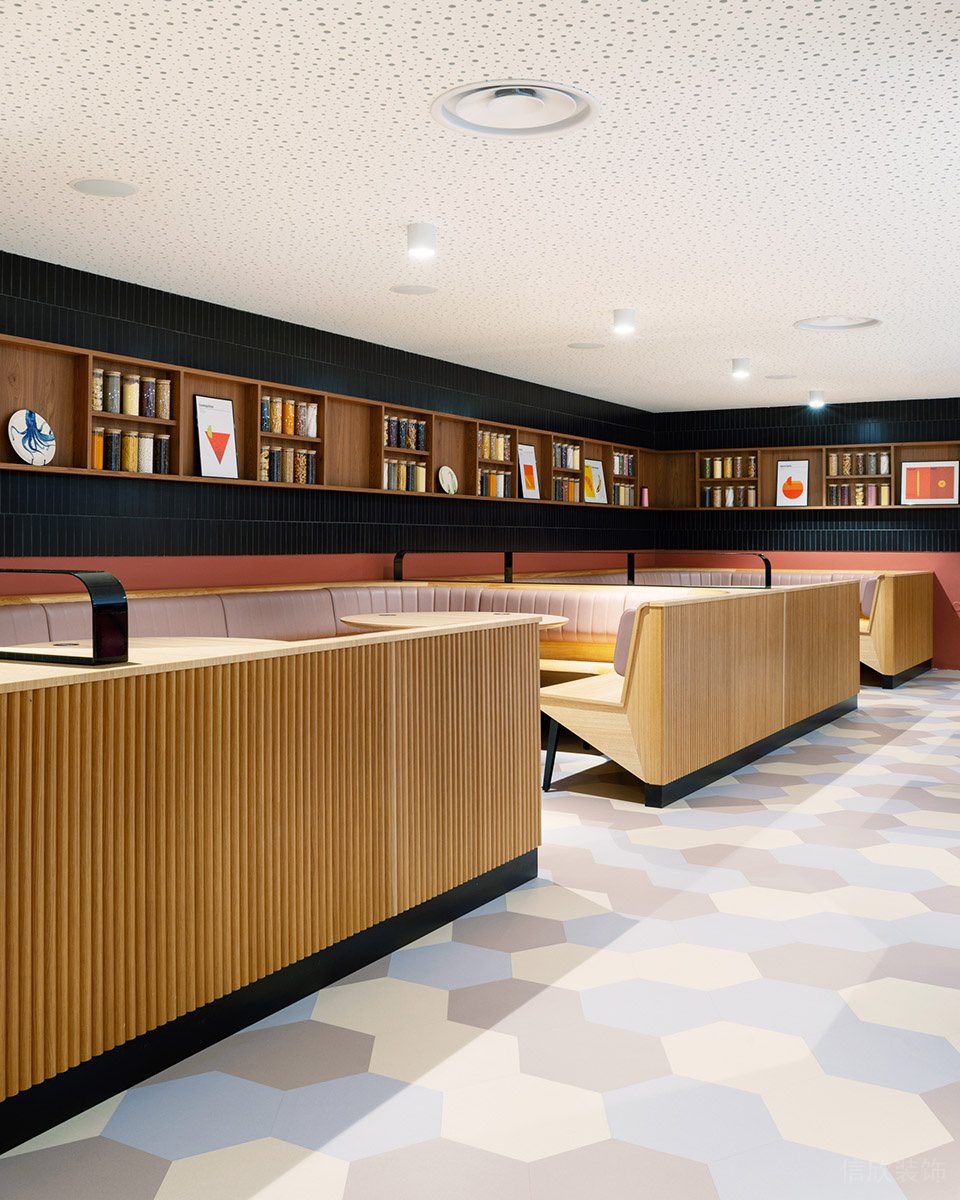 暖色調簡約風辦公室裝修設計暖木色職工餐廳