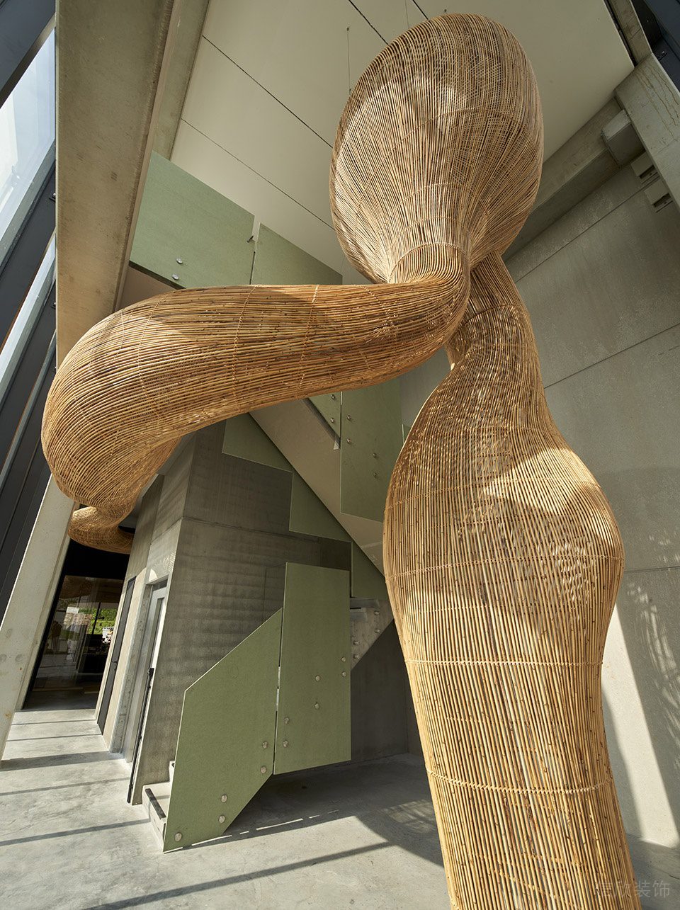 素木色極簡風(fēng)辦公室裝修設(shè)計(jì)暖色調(diào)竹編藝術(shù)裝置 素木色極簡風(fēng)辦公室裝修設(shè)計(jì)暖色調(diào)竹編藝術(shù)裝置